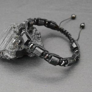 Pulsera de turmalina negra cruda para hombre Pulsera de piedra de protección EMF 5 G Pulsera de piedra de nacimiento de octubre