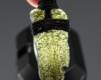 Collier moldavite brute pour homme Authentique pendentif moldavite tchèque Pendentif météorite verte réglable