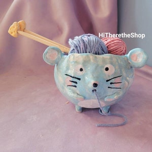 The Mouse & Cheese Yarn Bowl - Handmade ceramic yarn bowl. Hand pinched. Special bamboo matching knitting needles. Pottery Gift ideas. Mouse