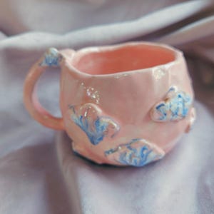 Tazza magica "Nuvola"! Tazza da caffè in ceramica fatta a mano. Tazza da tè con fiori. Idea regalo in ceramica. Tazza. Tazza. Acqua. Stoviglie. Compleanno