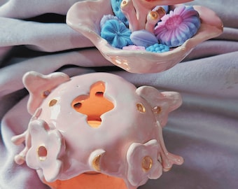 ¡Set de quemador de cera y vela de luna rosa! Quemador de cera personalizado y hecho a mano. Magia floral, luna y estrella. Regalo de cerámica. Quemador de cerámica.