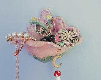 Handmade Ceramic Flower Jewellry Holder: Wall Hanging Organizer