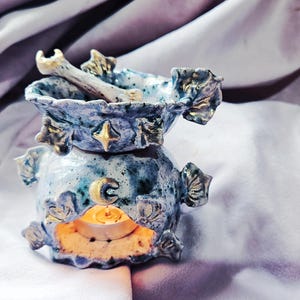Sanctuary of Flower Fins! Handmade wax burner oil burner. Flower fin, moon star Home décor. Pottery gift. Ceramic burner. Diffuser. Wax melt