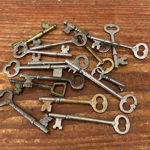 Lot of 16 Vintage Skeleton Keys – Solid Shaft  Keys- Eclectic Designs