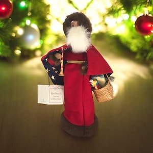 Le Pierre Noel -  Byers Choice Santa Caroler 2003