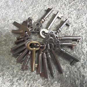 Lot of 21 Vintage Skeleton Keys – Hollow Barrel Cabinet Furniture Keys- Eclectic Designs