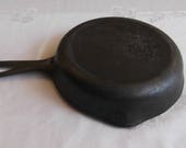 Wagner 3, 6-1 2 quot cast iron skillet. Wagner Ware Sidney -O- 1053 J in the 1940 50 39 s very good condition