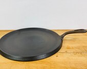 Unmarked Wagner 9 Griddle. Wagner Manufacturing Sidney, Ohio. 1950 39 s Good used condition. 10 1 4 inches in diameter.
