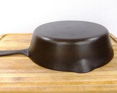 Discounted -Unmarked Wagner Chicken Fryer 11 quot . Good Condition. Manufactured by Wagner in the 1930 39 s.