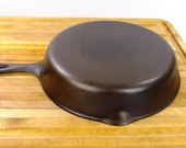 Unmarked Wagner 8, 10 1 2 inch cast iron skillet. quot Made in USA quot 1960 39 s. Excellent condition
