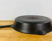 Griswold No 9 large block logo cast iron skillet w heat ring. 710 C. Griswold Manufacturing, Erie, PA. 1920 40 39 s. Very good used condition.