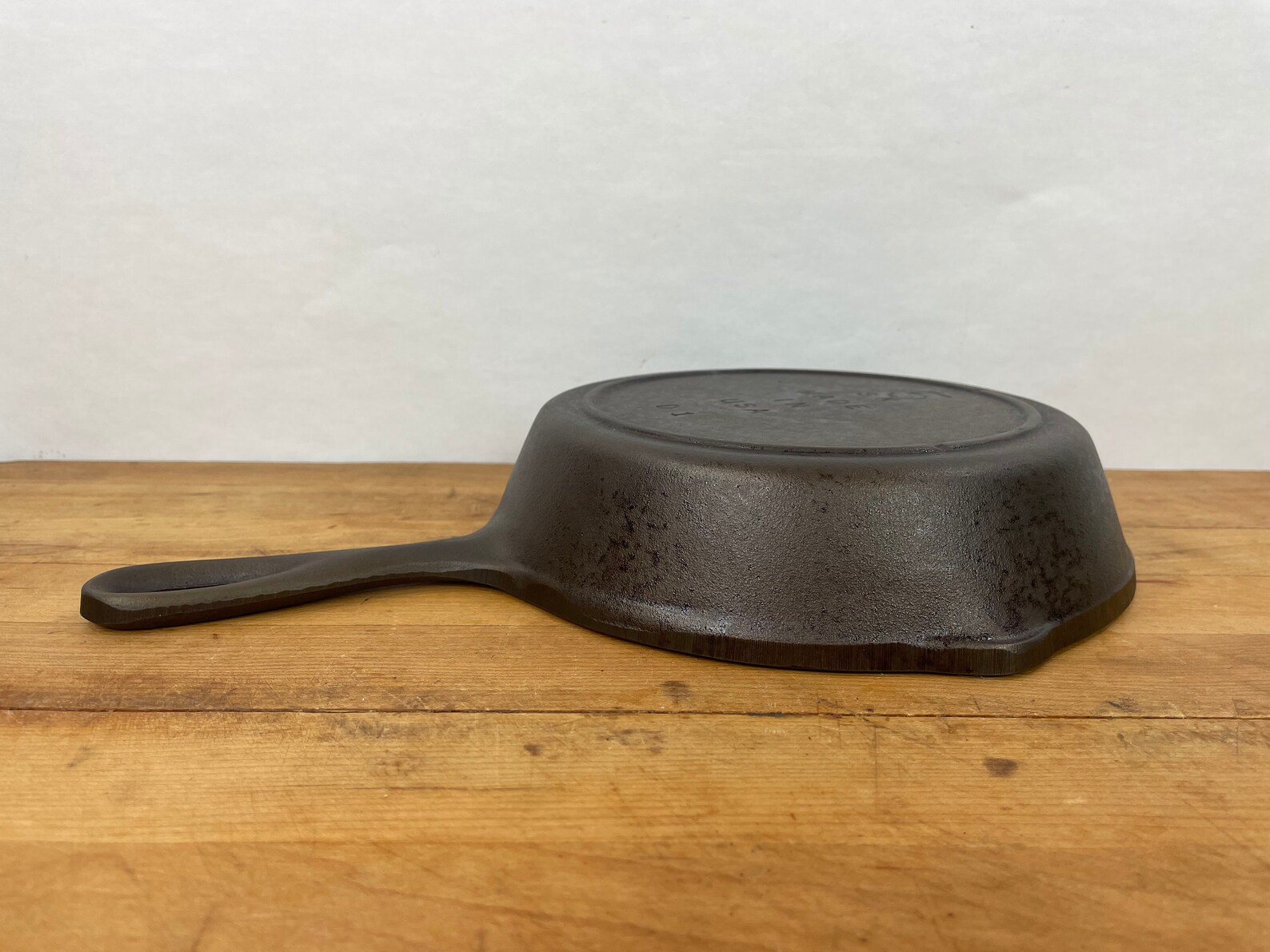 Lodge 5 SK, D1 Cast Iron Skillet Made in the USA by Lodge Manufacturing