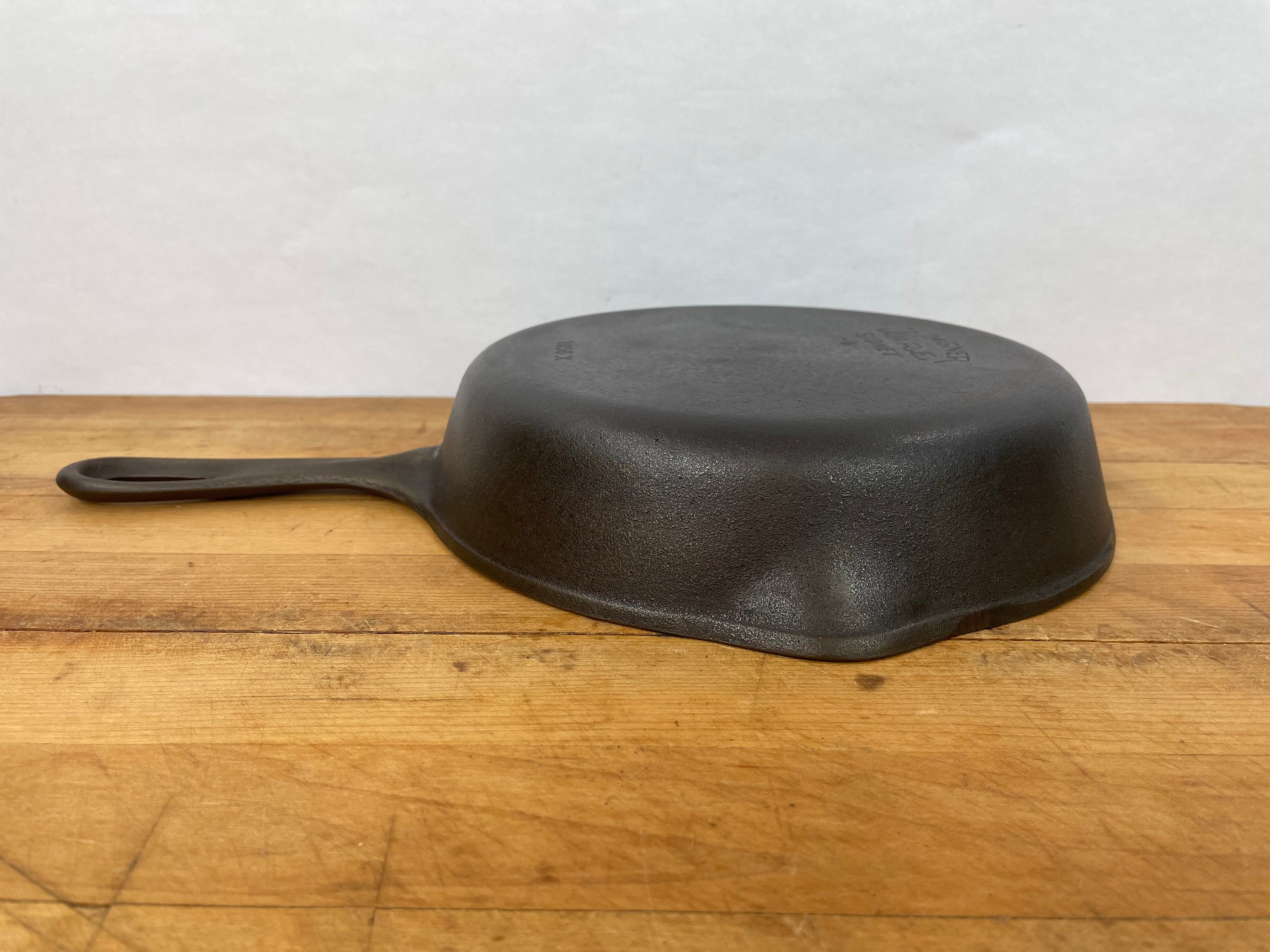 Wagner Ware #6 Cast Iron Skillet, 1056 O – Cast & Clara Bell