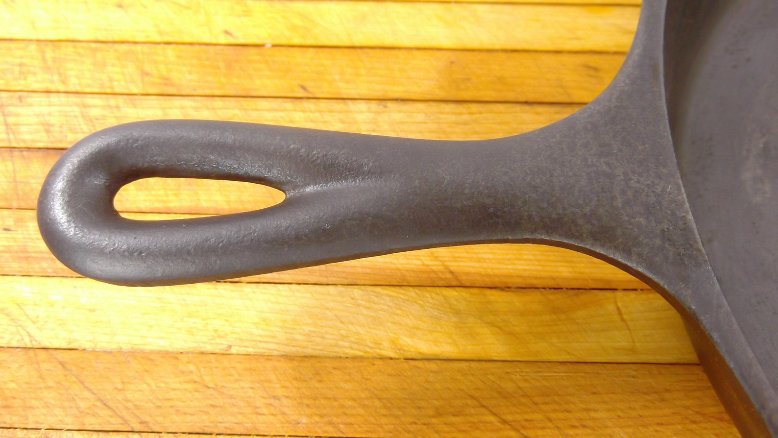 Lodge 3 Notch Cast Iron Skillet 8 SK, D2, Made in the USA in the 1960's