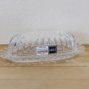 MIKASA Park Lane Covered Butter Dish , Clear Crystal Butter Dish, EUC  Original Stickers on Lid