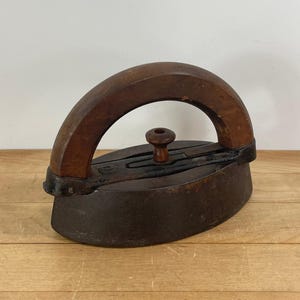 Cast Iron Sad Iron with Wood Handle Antique Clothes Iron, Flat Iron, Unbranded Clothing Iron