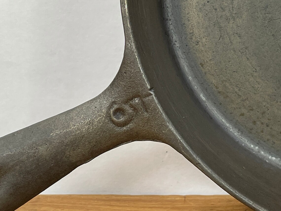 Unmarked Vintage No 5 Cast Iron Skillet. Unknown Manufacturer. Etsy