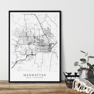 MANHATTAN Poster City Map | Minimalistischer Kunstdruck von Kansas Manhattan als Stadtplan im skandinavisches Design