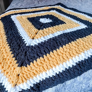 Buzzin Baby Blanket Crochet Pattern using Bernat Blanket Yarn | Bee Blanket | Digital Pattern Download | Soft Baby Blanket