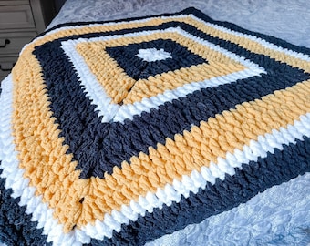 Buzzin Baby Blanket Crochet Pattern using Bernat Blanket Yarn | Bee Blanket | Digital Pattern Download | Soft Baby Blanket