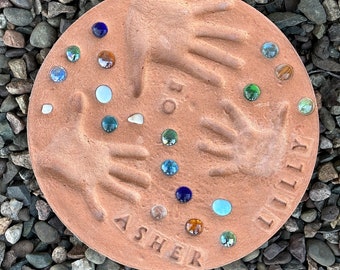 Easy DIY Handprint Stepping Stone for Garden and Home Decor - Father's Day Gift Idea for Grandpa