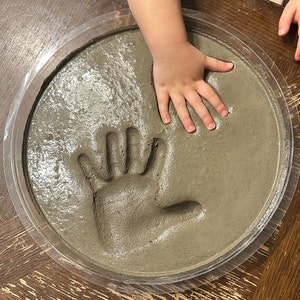 DIY Personalized Garden Stone Kit – Handprint Garden Stone – Fathers Day Gift for Dad or Grandpa