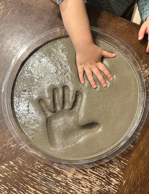 DIY Personalized Garden Stone Kit – Handprint Garden Stone – Fathers Day Gift for Dad or Grandpa
