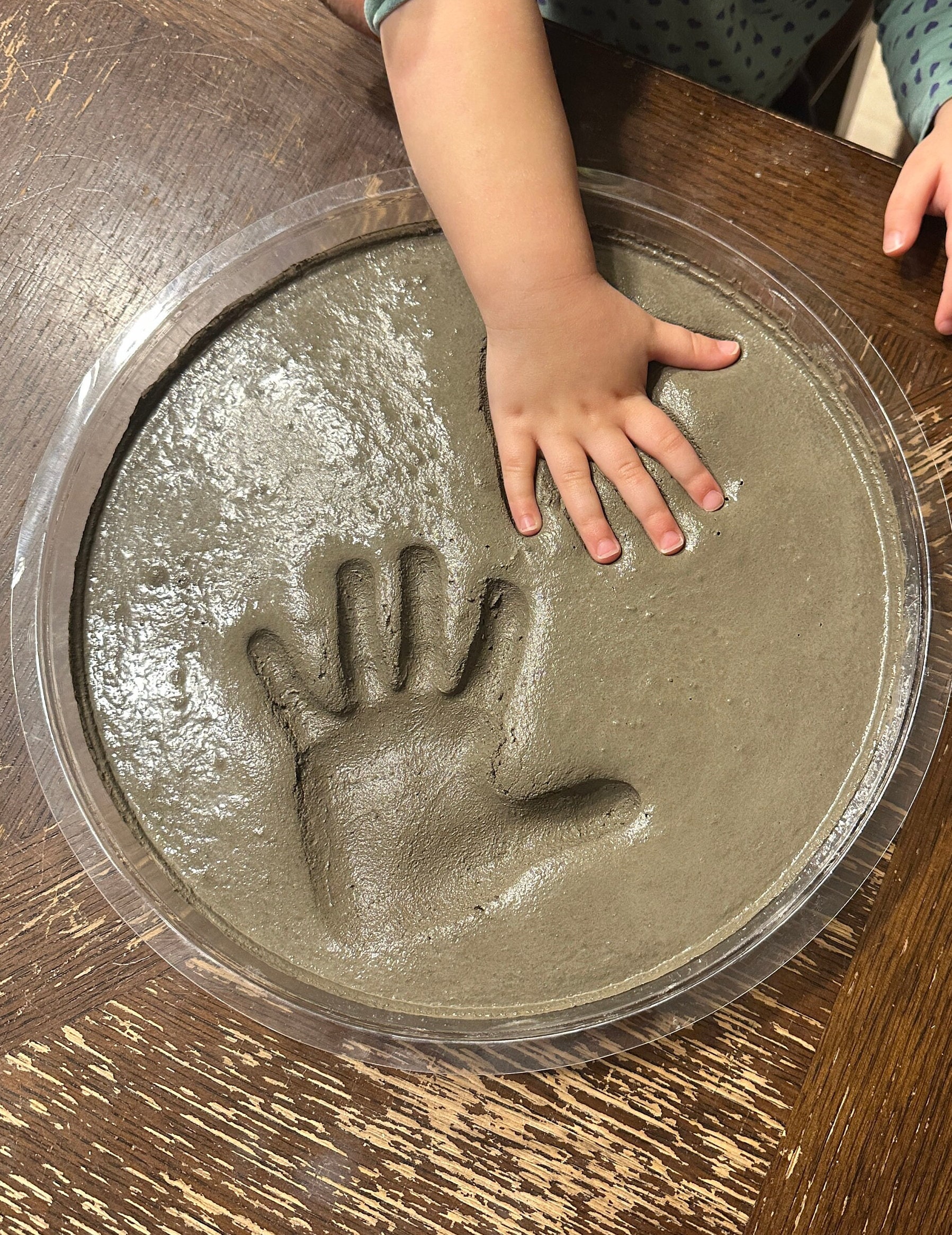 DIY Personalized Garden Stone Kit – Handprint Garden Stone – Fathers Day Gift for Dad or Grandpa