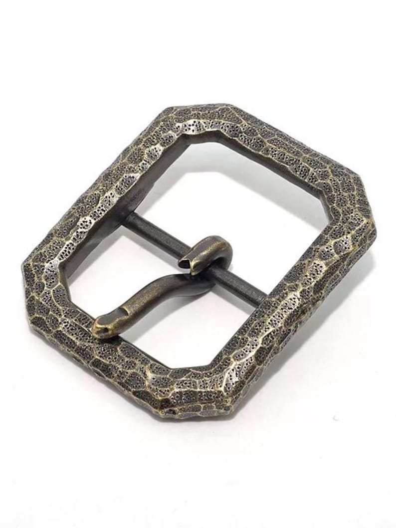 Rektangulärt retro bältesspänne i massiv mässing med hamrad textur, 36/39 mm, 1 1/2” och 1 1/4” tum bild 1