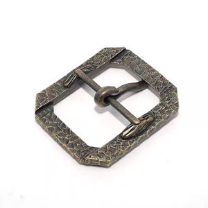 Rektangulärt retro bältesspänne i massiv mässing med hamrad textur, 36/39 mm, 1 1/2” och 1 1/4” tum bild 3