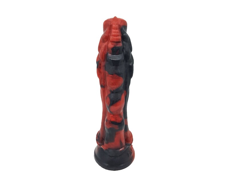 Auf Dildo spritzen