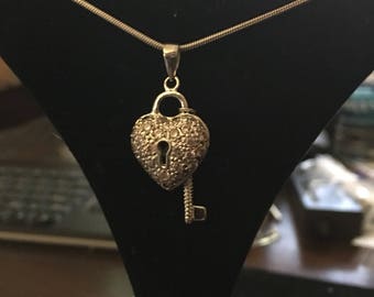 Silver 18 inch chain with heart and key locket