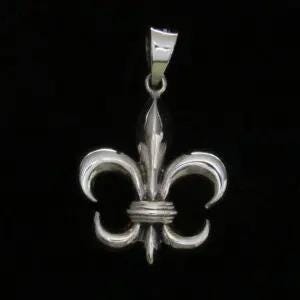 Grand pendentif fleur de lis en argent sterling
