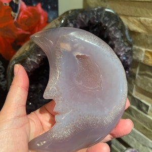 Agate moon