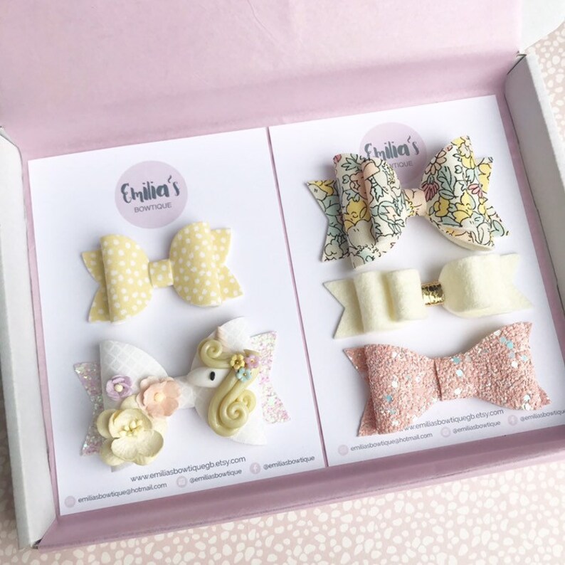 Amarillo Floral Unicornio Regalo Set Floral Arco de Pelo image 0