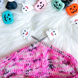 Smiling Ghost Knitting Needle Stoppers, Point Protectors, Knit Notions, Knit Protectors, Halloween Knitting Stoppers, Stitch Stoppers