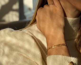 Elegant 18k Yellow Gold Figaro Chain Bracelet for Women | Dainty Gold Link Bracelet Jewelry Gift