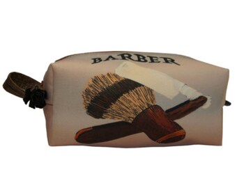 Men&#39;s toiletry bag printed BARBER on canvas
