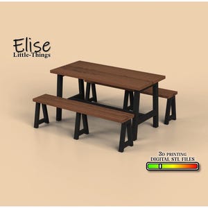 Puede incluir: Una mesa y dos bancos de madera con patas de metal negro. La mesa y los bancos están hechos de madera con un acabado natural. La mesa es rectangular y los bancos son largos y estrechos. La mesa y los bancos están diseñados para ser utilizados al aire libre. Impresión 3D Archivos STL digitales.