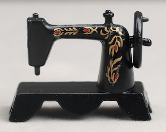 AirAds Dollhouse 1:12 Scale Dollhouse Miniatures Metal Sewing Machine, High 2.9cm