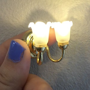 1:12 Miniatures Flower Sconce Wall Lamp LED Light Room Decor Kit; Wide 3cm, High 3cm