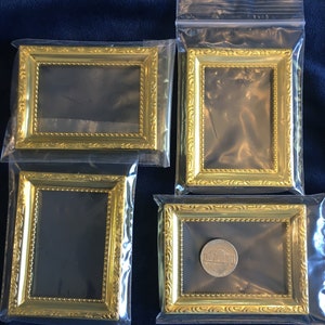 AirAds Dollhouse Miniature Pictures Frame Photo Frames; Lot 4 frames