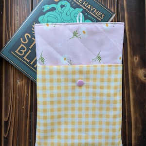 Quilted Book Sleeve - Medium
