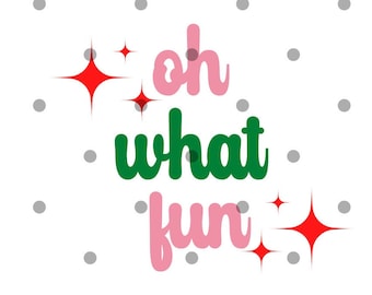 Könnte beinhalten: Weißer Hintergrund mit dem Schriftzug „oh what fun“ in rosa und grün. Rote Sternausbrüche und graue Punkte umgeben den Text und schaffen ein festliches und fröhliches Design.