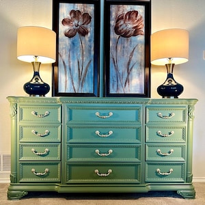 STUNNING Sage Green HAVERTYS dresser/buffet/tv stand/sideboard/credenza/dining server/changing table
