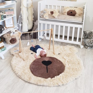 Personalisierter Bär Kinderzimmer Teppich - Individueller Name Baby Zimmer Dekor - Weiche zottelige Minky Krabbeldecke - Gemütliche Tier Bodenmatte - Kinder Kuschelteppich