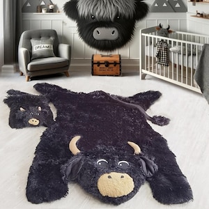 Handgefertigter Highland Kuh Kinderzimmer Teppich - personalisierte Baby Zimmer Bauernhof Dekor, gemütliches neues Baby Geschenk