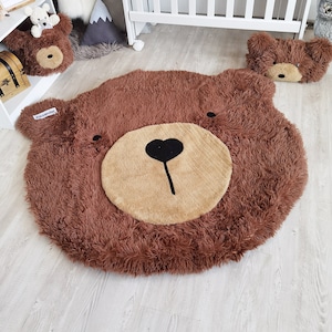 "Wollwald-Abenteuer-Kinderzimmer-Teppich, personalisierter Bär-Dekor, bebilderter Teppich ""45"