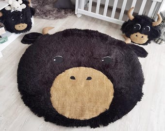 Highland Cow Nursery Rug: Personalized Baby Playmat