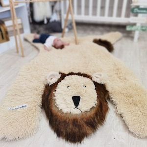 Personalized Lion Nursery Rug - Custom Safari Playmat, Handmade Animal Rug, Children's Plush Lion Play Rug, Soft Baby Room Decor,Unique Rug